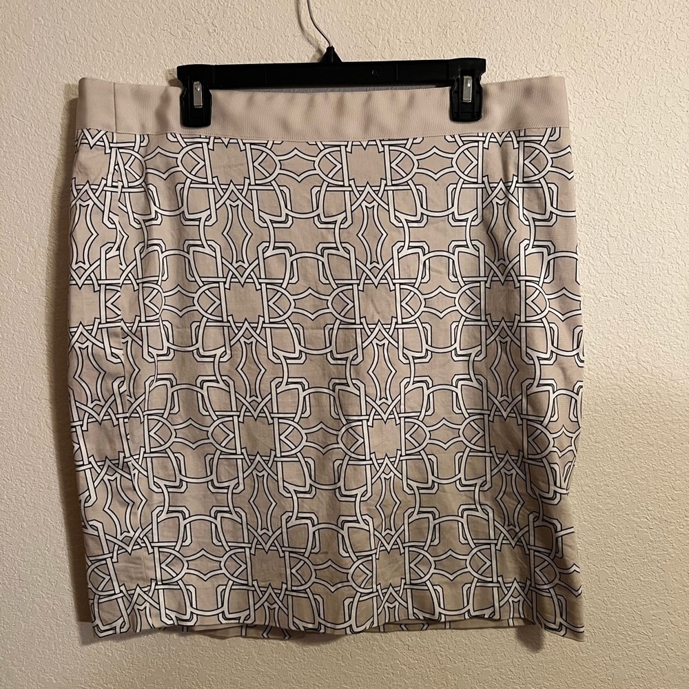 The Limited Tan Pattered Skirt Size 16